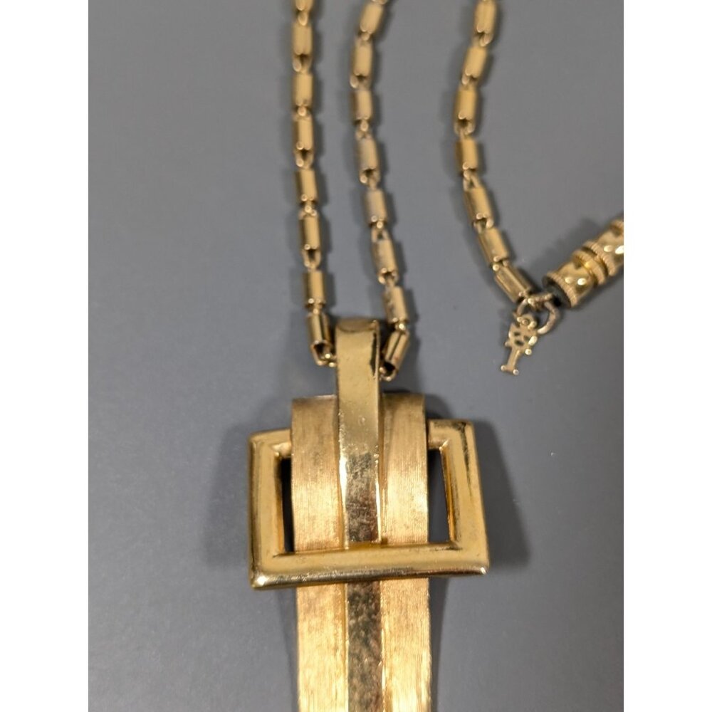 VTG Crown Trifari Textured Polished Belt Buckle Pendant‎ Necklace 17 in MCM - Picture 6 of 10